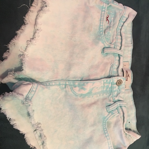 Shorts - Picture 2 of 3